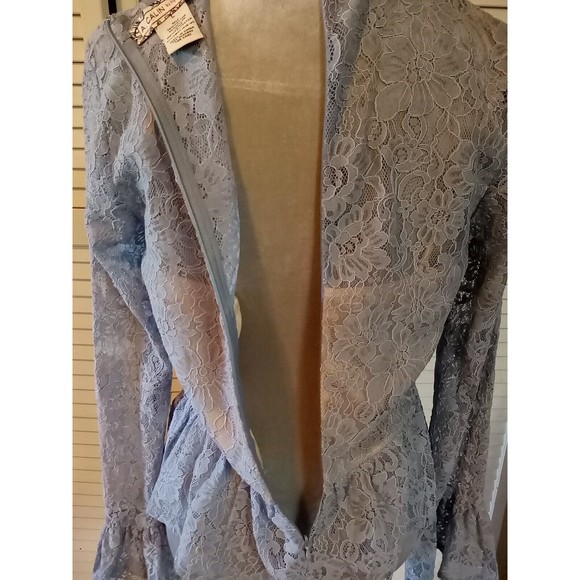 A. Calin Flying Tomato Anthropology Large lavender Lace Bell Sleeve Blou… - Picture 13 of 16